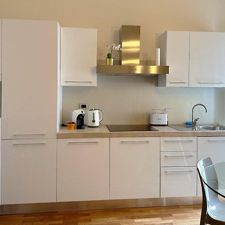 La Casa Di Paola E Betti Appartement Alba  Buitenkant foto