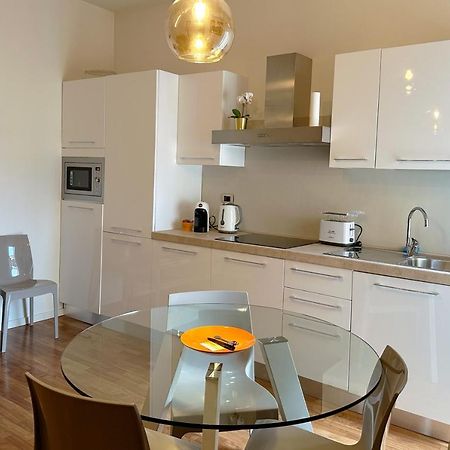 La Casa Di Paola E Betti Appartement Alba  Buitenkant foto