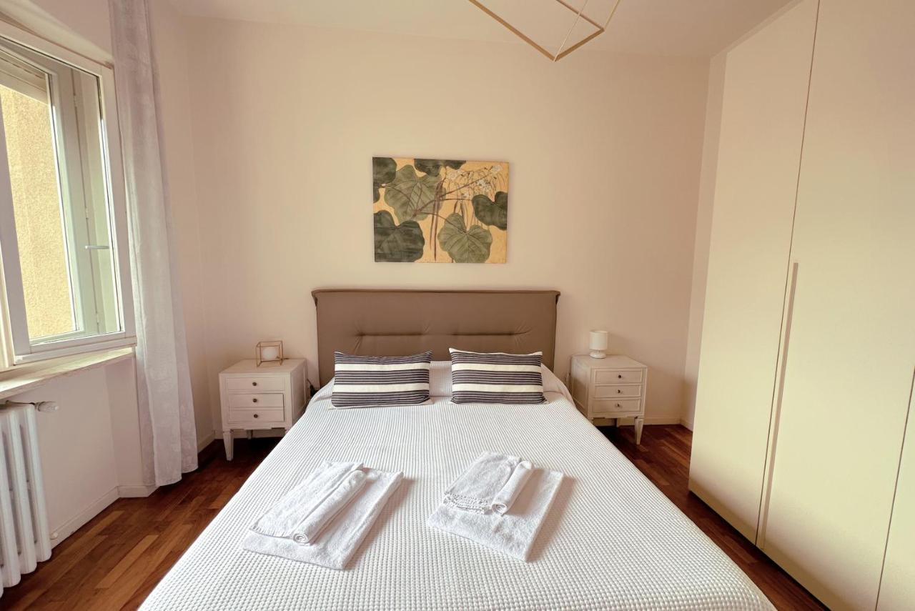 La Casa Di Paola E Betti Appartement Alba  Buitenkant foto