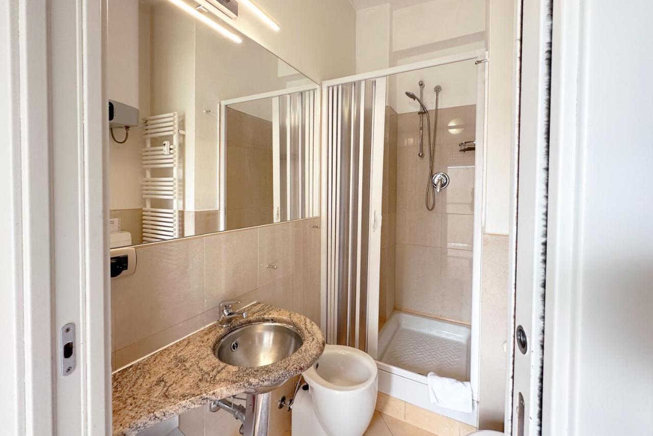 La Casa Di Paola E Betti Appartement Alba  Buitenkant foto